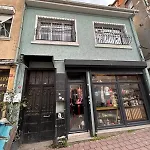Bohemian Antique House In Colorful Balat Apartman