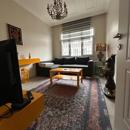 Bohemian Antique House In Colorful Balat דירה *