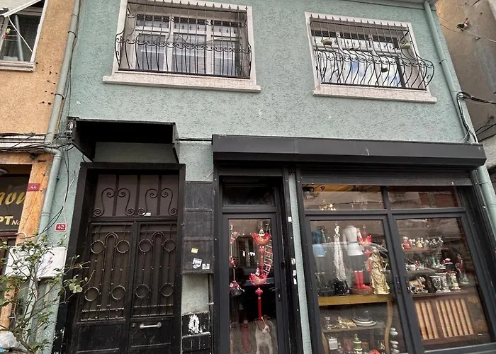 Bohemian Antique House In Colorful Balat