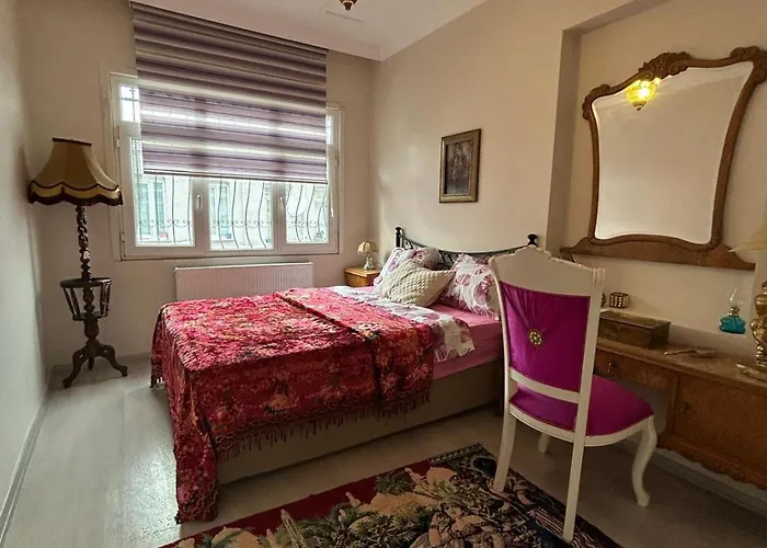 Appartement Bohemian Antique House In Colorful Balat