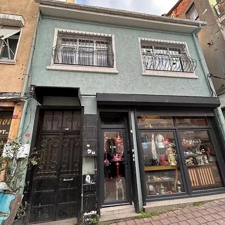 Bohemian Antique House In Colorful Balat